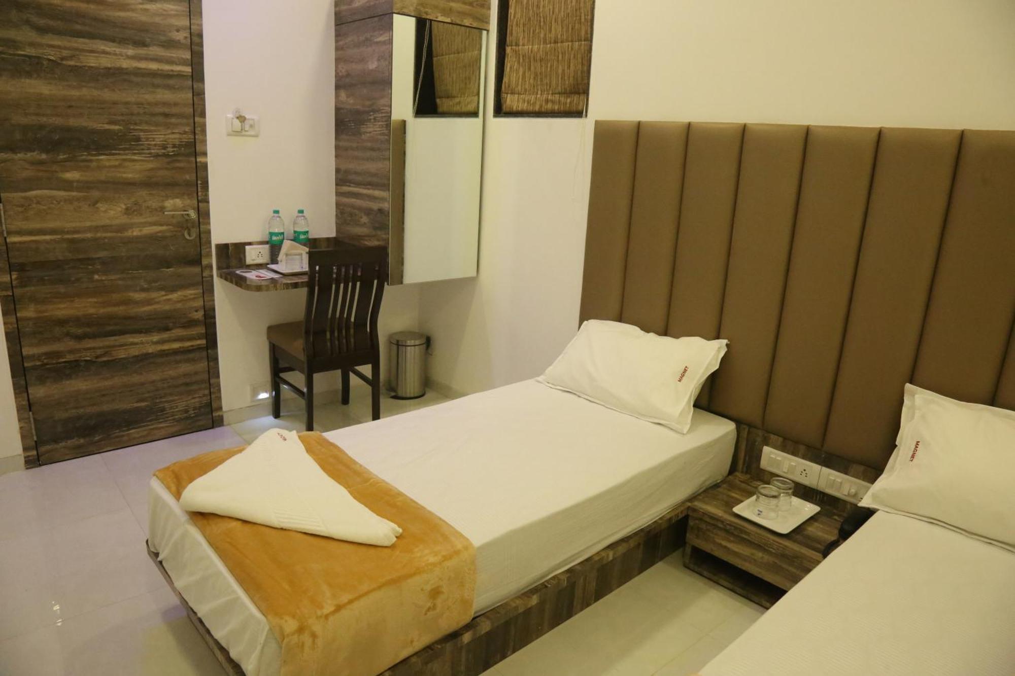 Hotel Magnum Airport T-2 Βομβάη Εξωτερικό φωτογραφία