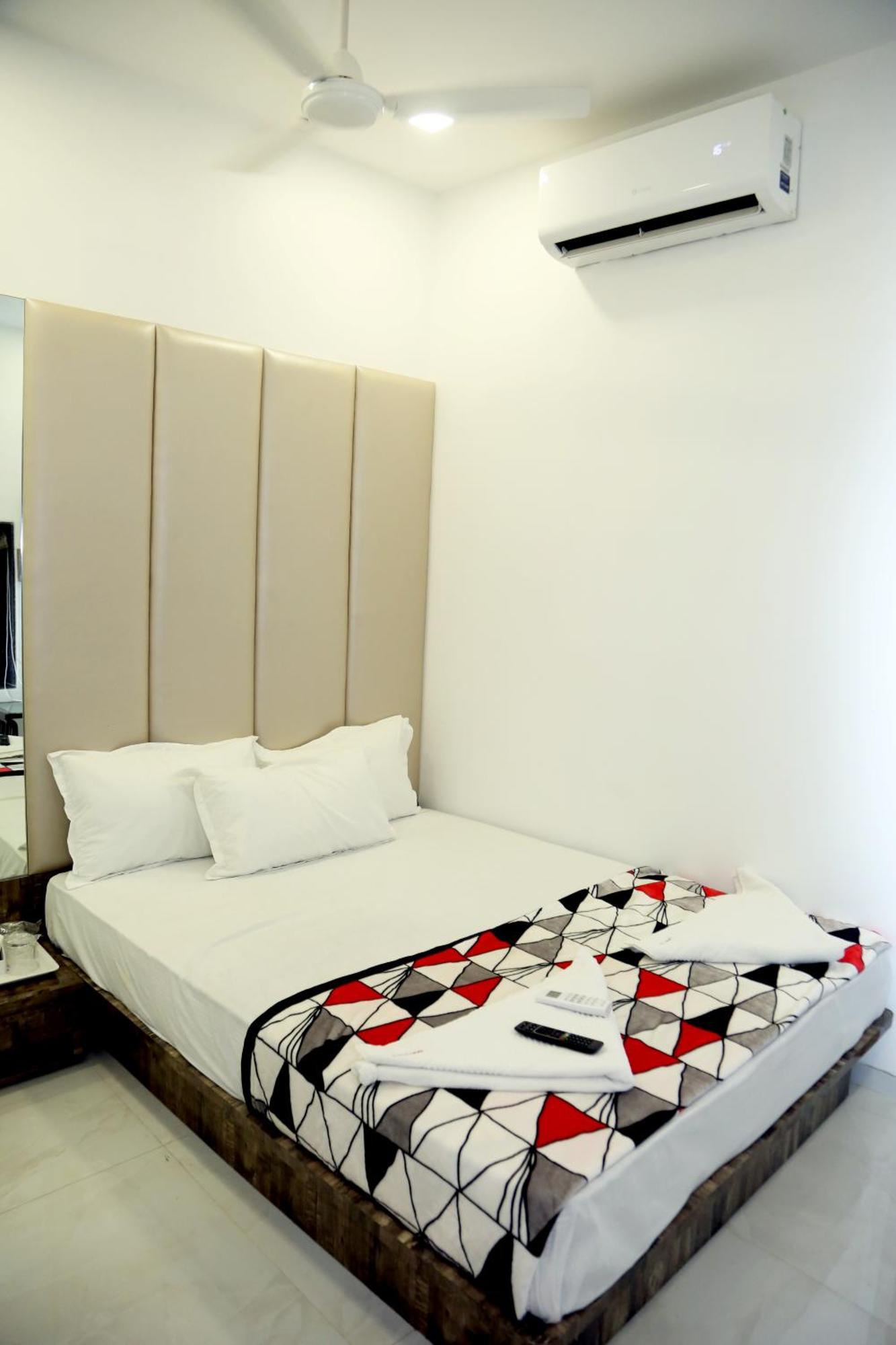 Hotel Magnum Airport T-2 Βομβάη Εξωτερικό φωτογραφία